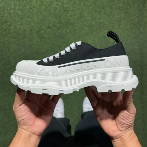Alexander McQueen 厚底帆布鞋 低帮黑白