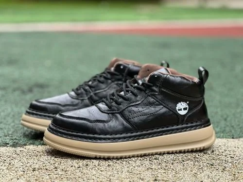 Timberland 中帮黑色靴