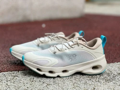 LOEWE x On Cloudsolo 米色跑鞋