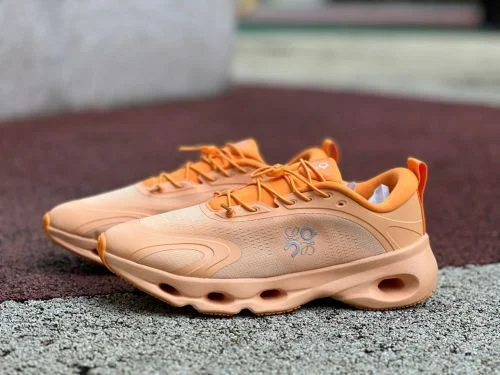 橙色 LOEWE x On Cloudsolo 跑鞋