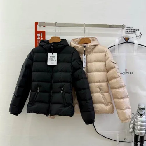 Moncler 羽绒服奢华男女通用保暖夹克 1-4